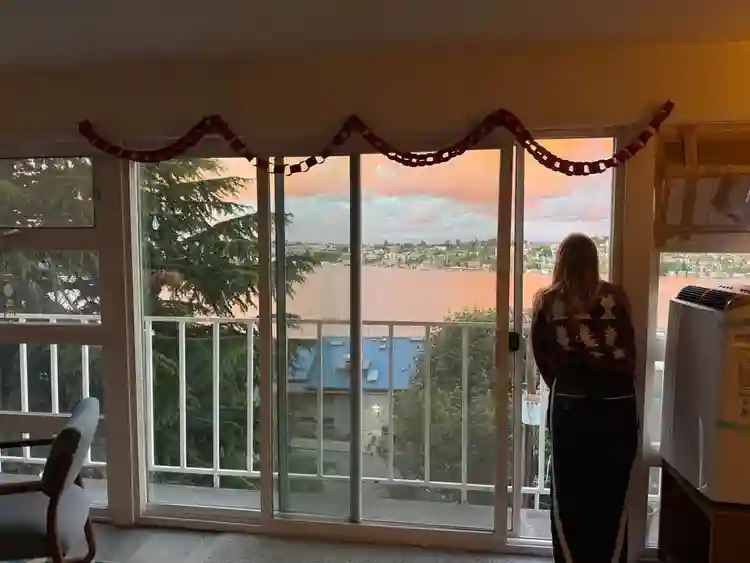 Great view Shared 2bd Westlake Apt