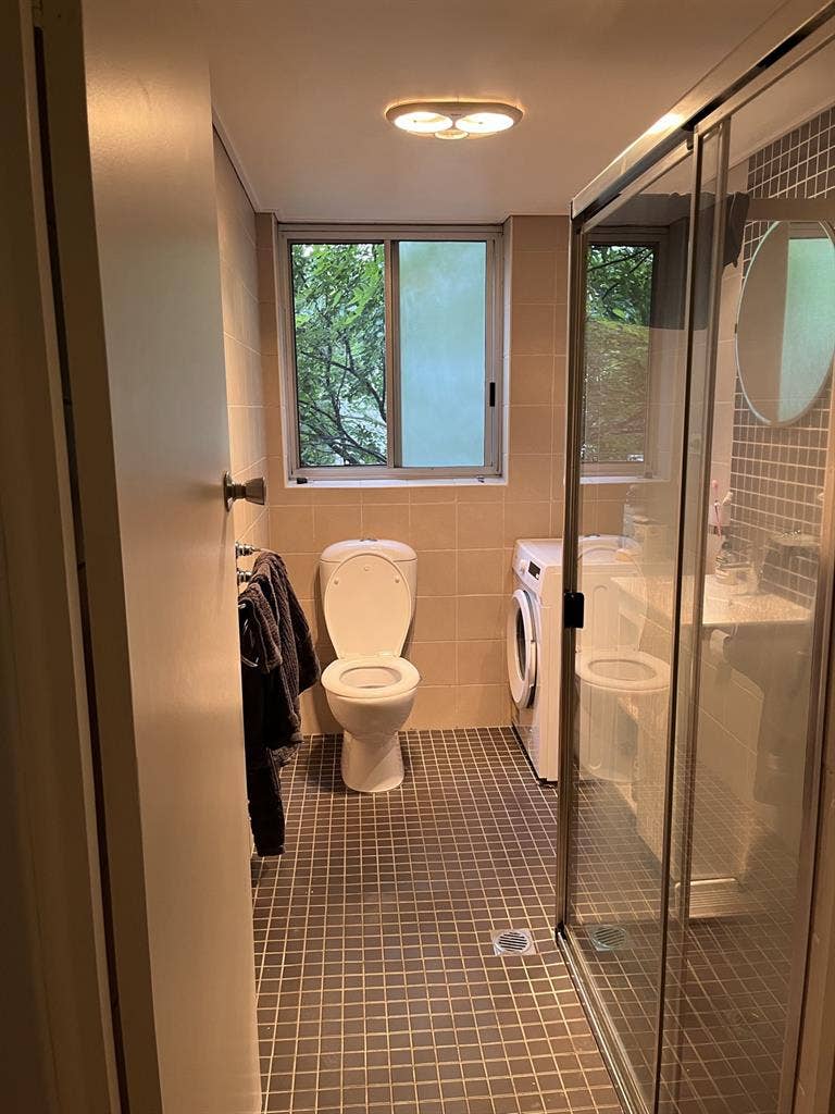 Room in Stanmore! 325$PW.