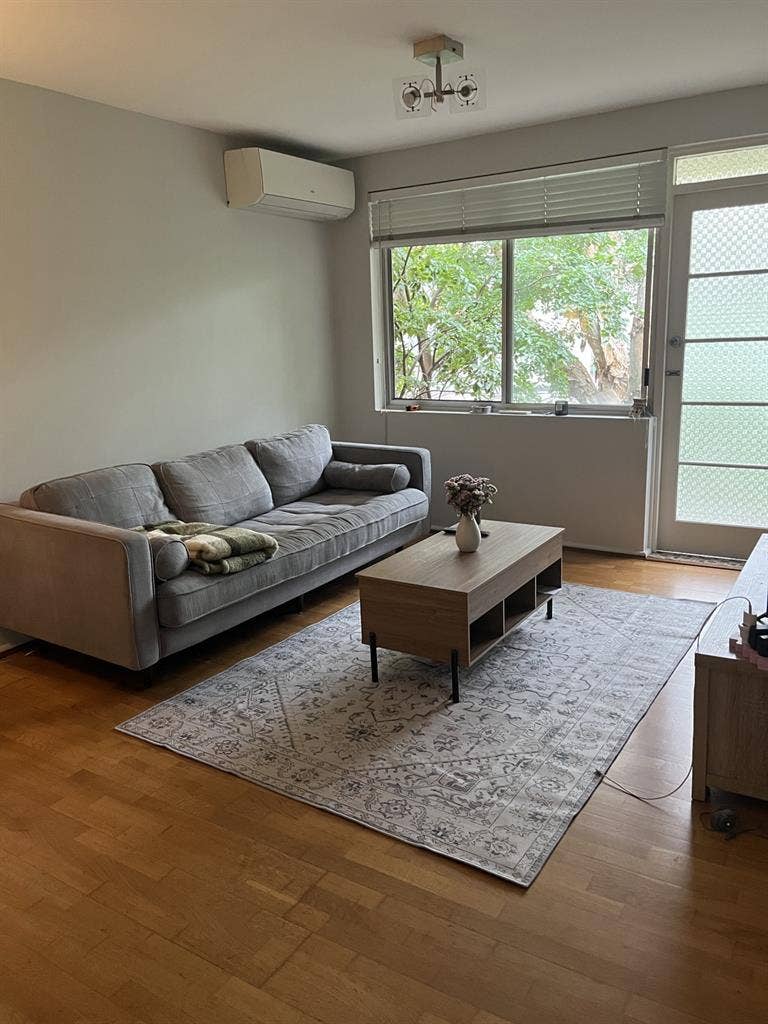 Room in Stanmore! 325$PW.