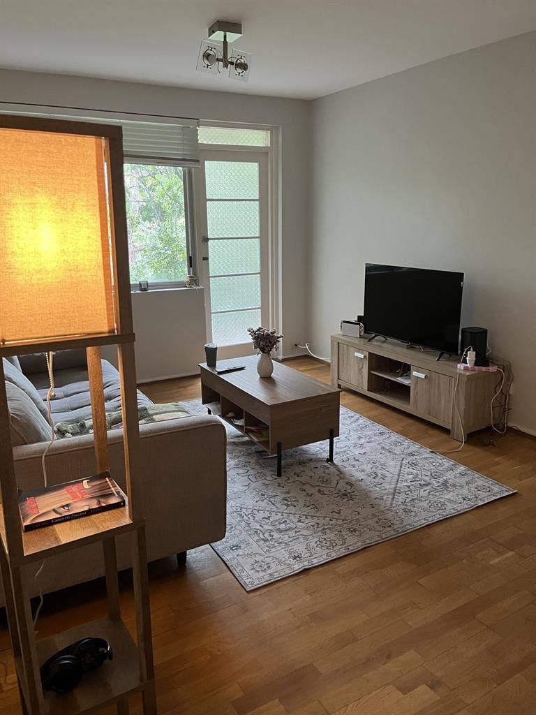Room in Stanmore! 325$PW.