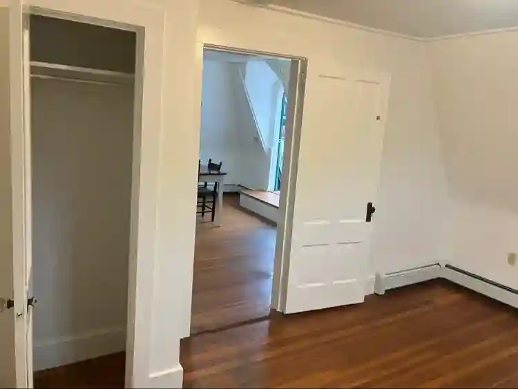 Looking for an honest roommate
