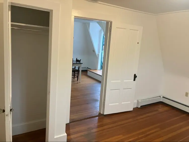 Looking for an honest roommate