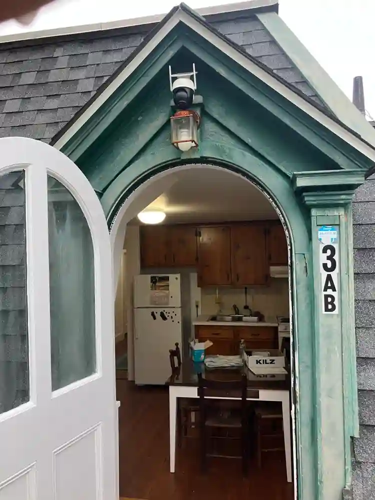 Looking for an honest roommate