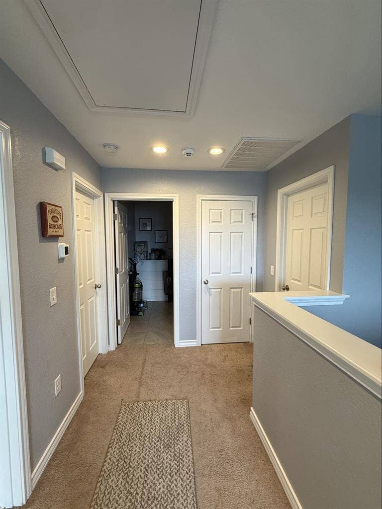 LOOKING FOR FEMALE ROOMMATE