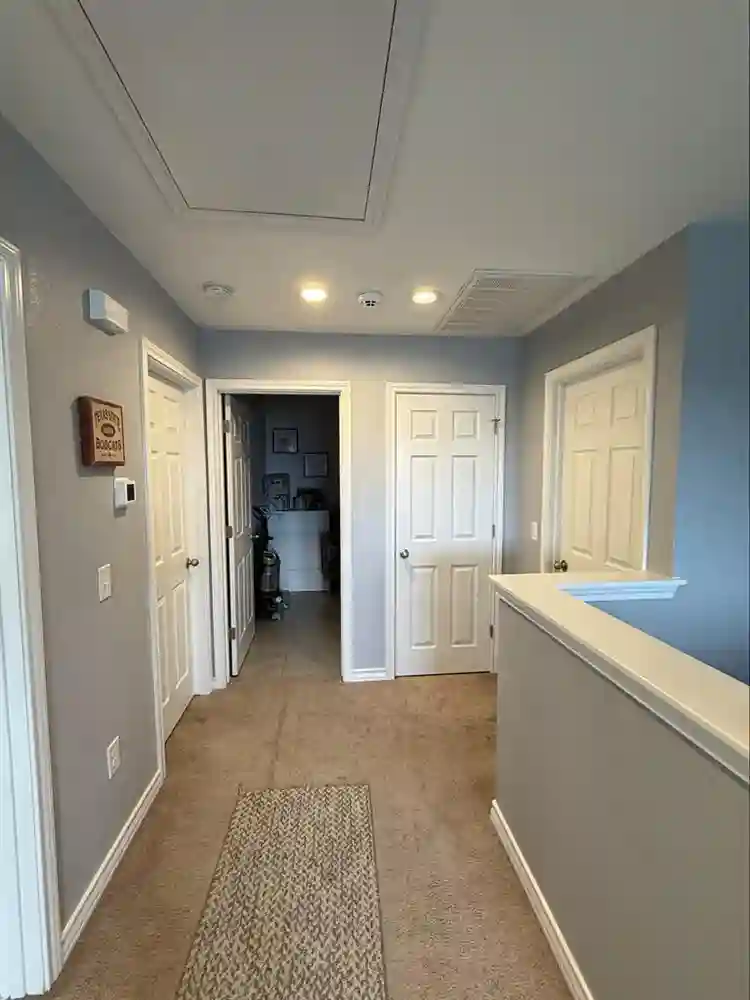 LOOKING FOR FEMALE ROOMMATE