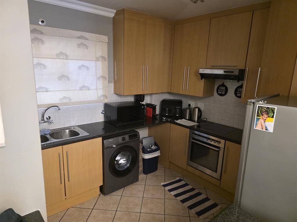 Apartment to share in Bryanston