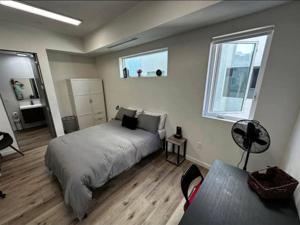 ROOM WITH ATTACHED BATHROOM/SHOWER