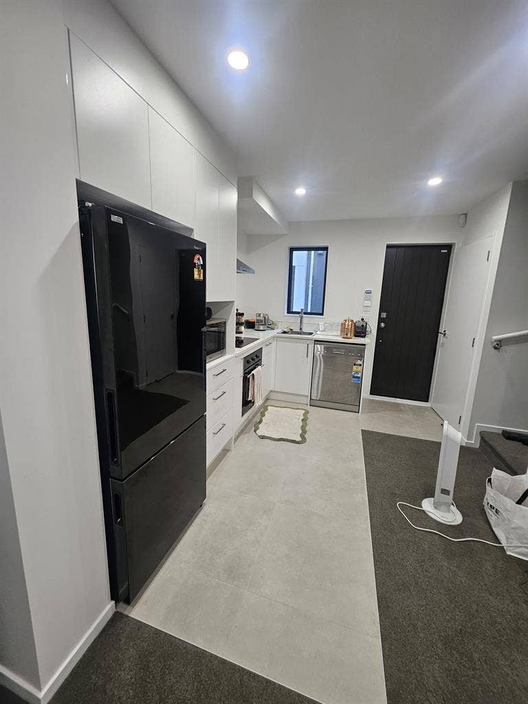 Sunny room furnished room in Hender