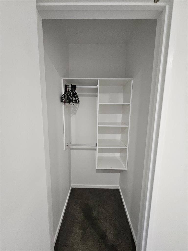 Sunny room furnished room in Hender