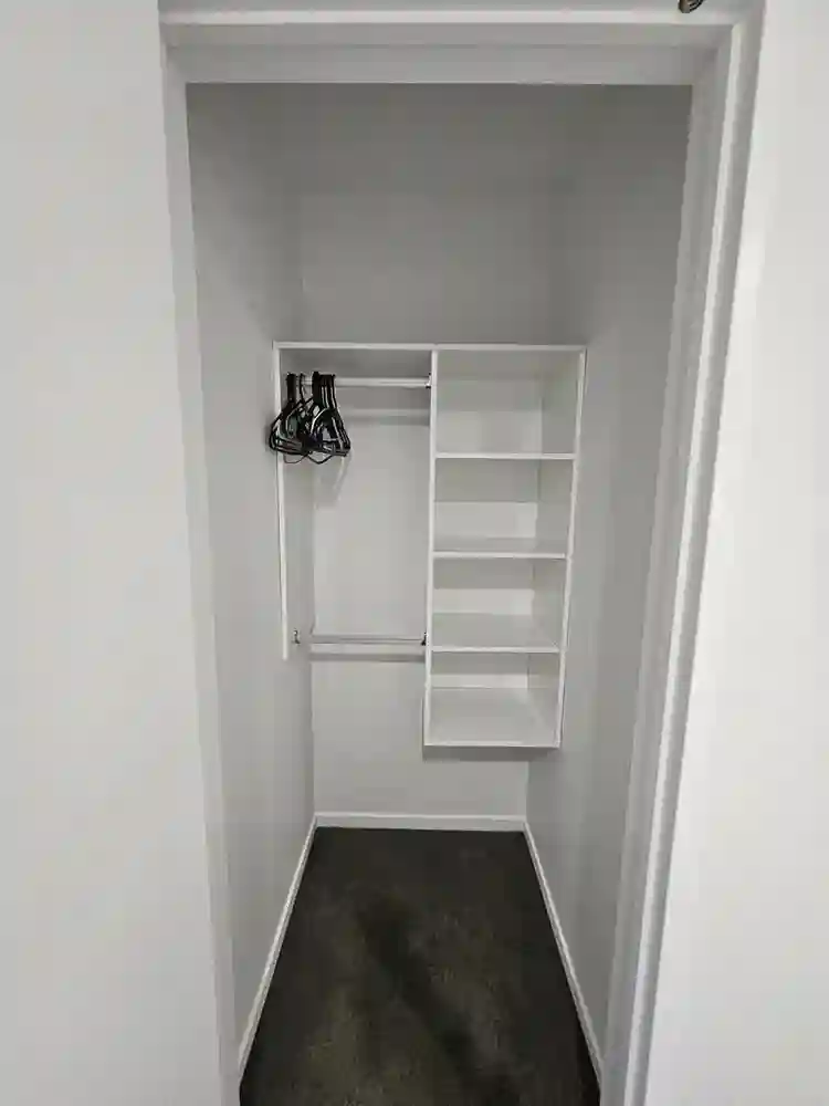 Sunny room furnished room in Hender