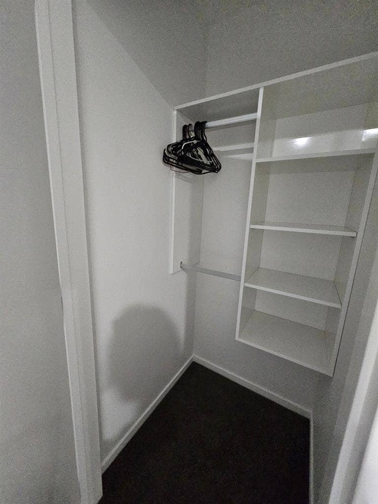Sunny room furnished room in Hender
