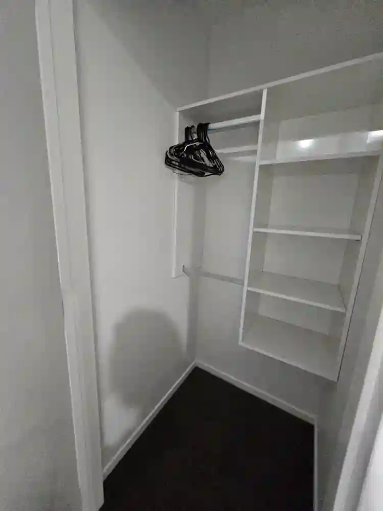 Sunny room furnished room in Hender