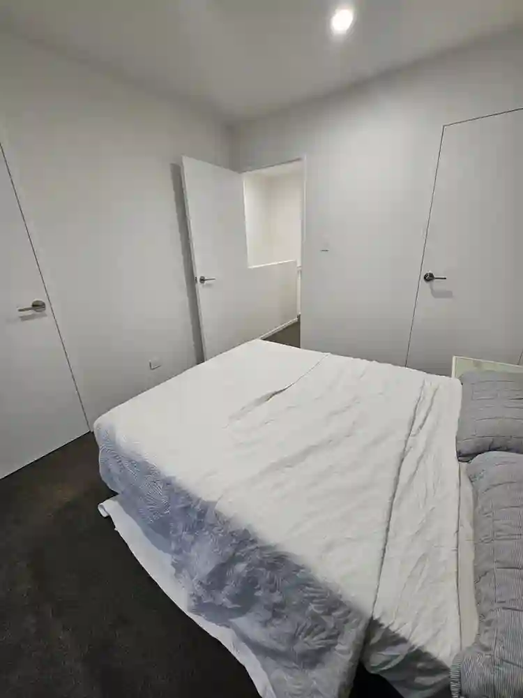 Sunny room furnished room in Hender