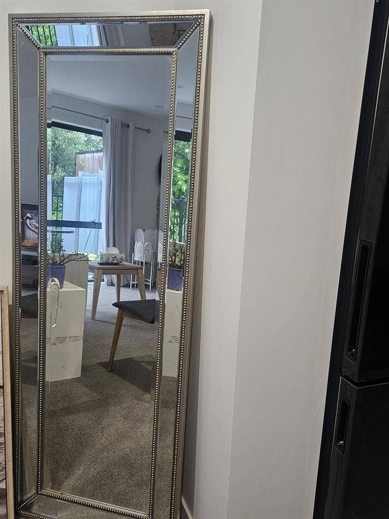 Sunny room furnished room in Hender