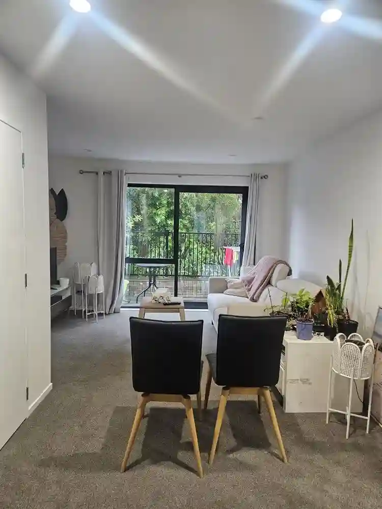 Sunny room furnished room in Hender