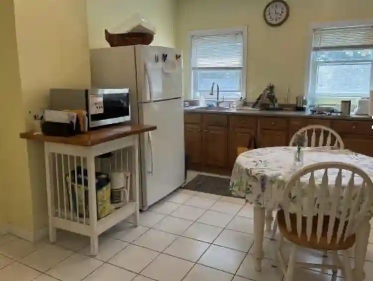 Looking for a roommate