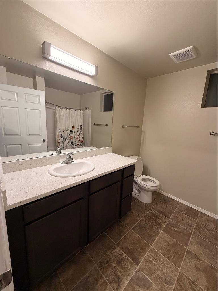 Room and private bathroom for rent