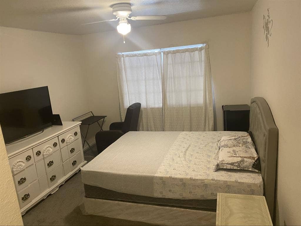Furniture room and private bathroom