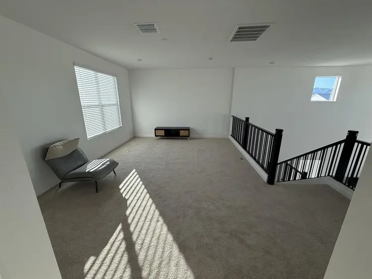Private room w/ shared bathroom