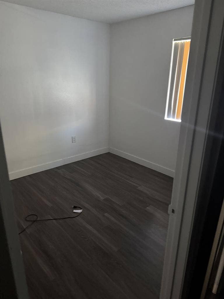 Room for rent in Downtown PS