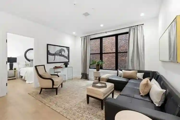 472 W BROADWAY