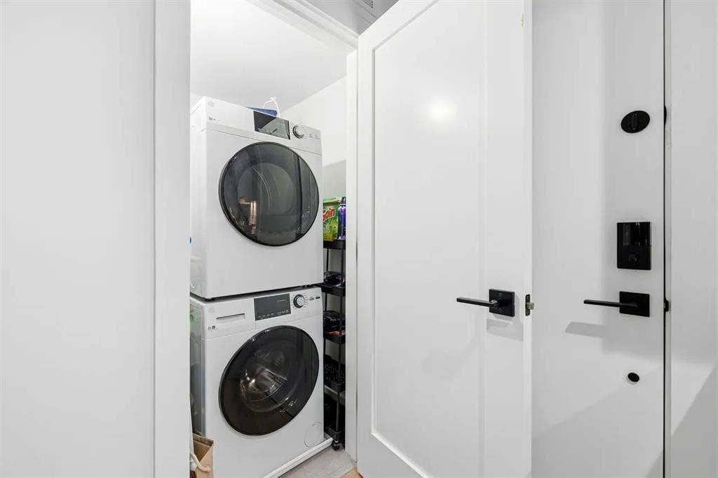 WELCOME 2 BEDROOM/ 2 BATHROOM