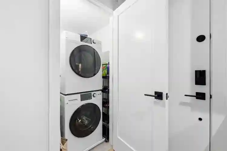 WELCOME 2 BEDROOM/ 2 BATHROOM
