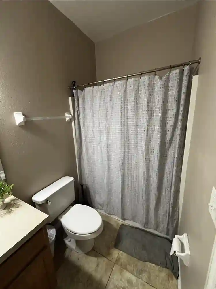 Looking for a ROOMMATEE