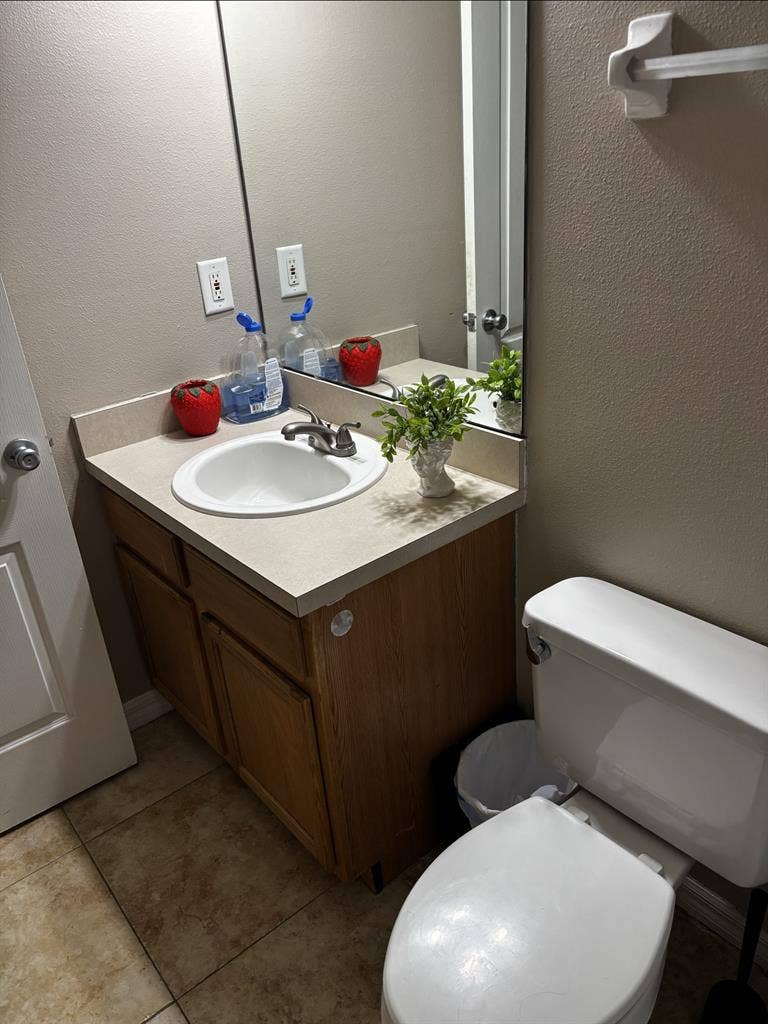 Looking for a ROOMMATEE