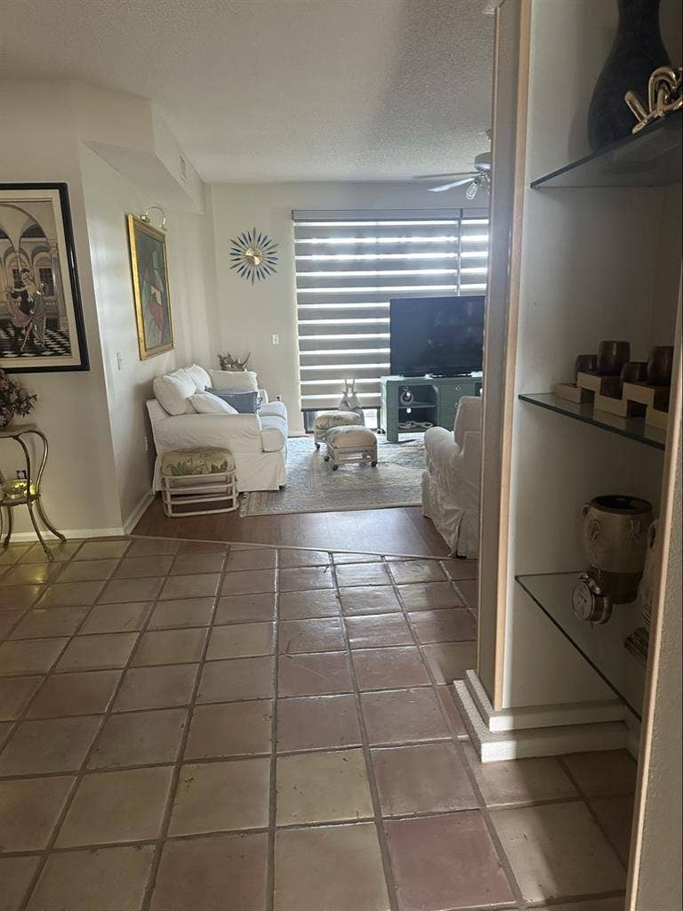 100 deposit and pay rent you in