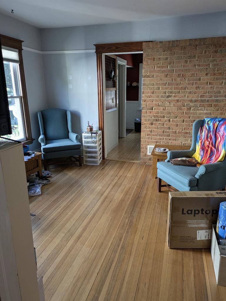 Share 2nd story flat, Schenk-Atwood