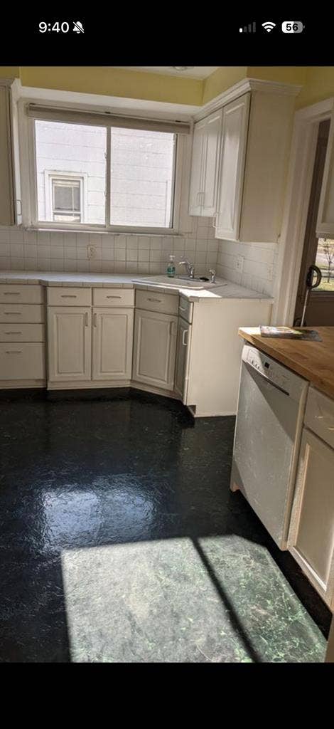 One Bedroom Utilites Included
