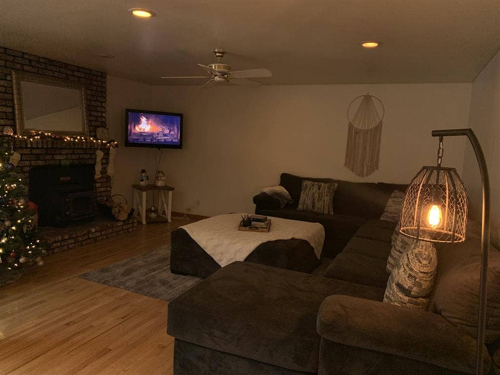 Looking for a Female Roommate