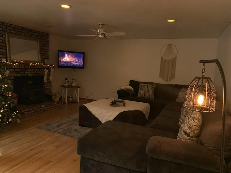 Looking for a Female Roommate