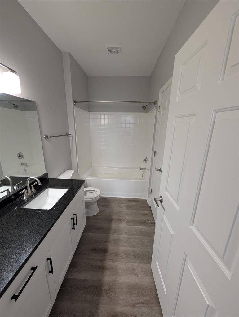 Furnished Lux En-Suite Bedroom