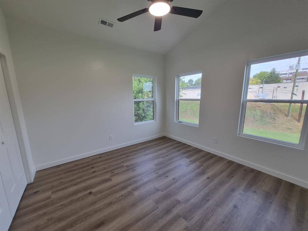 Brand new duplex in Old North Knox