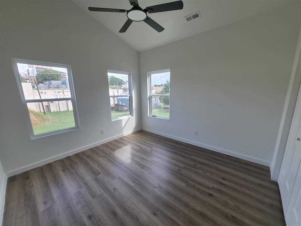 Brand new duplex in Old North Knox