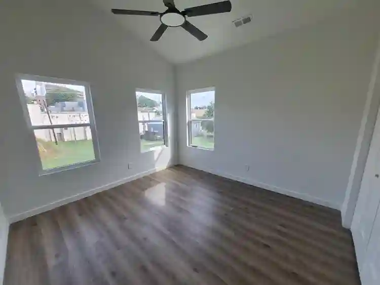 Brand new duplex in Old North Knox