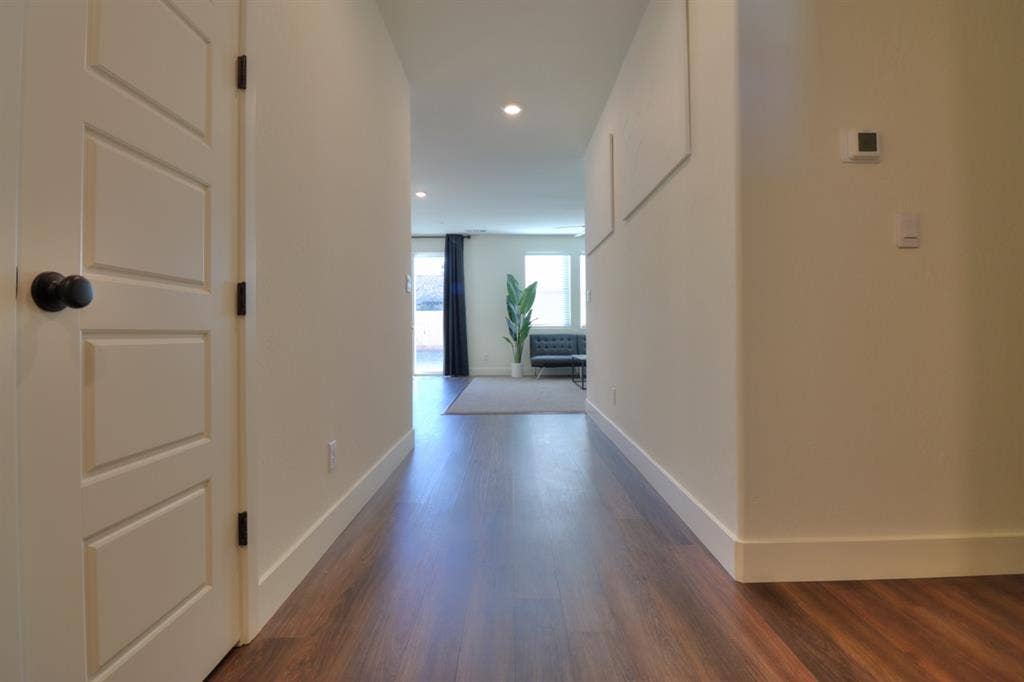 Room In Visalia (CA) With Utilities