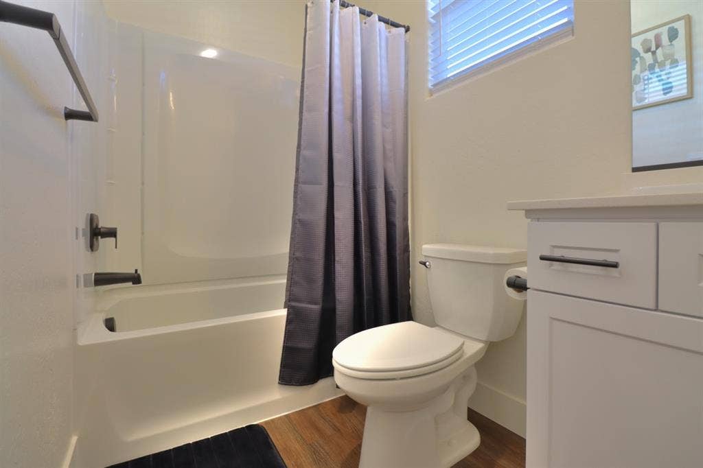 Room In Visalia (CA) With Utilities
