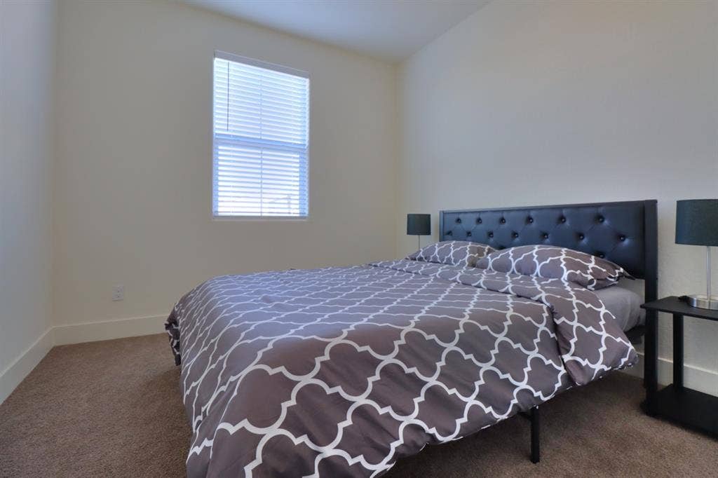 Room In Visalia (CA) With Utilities