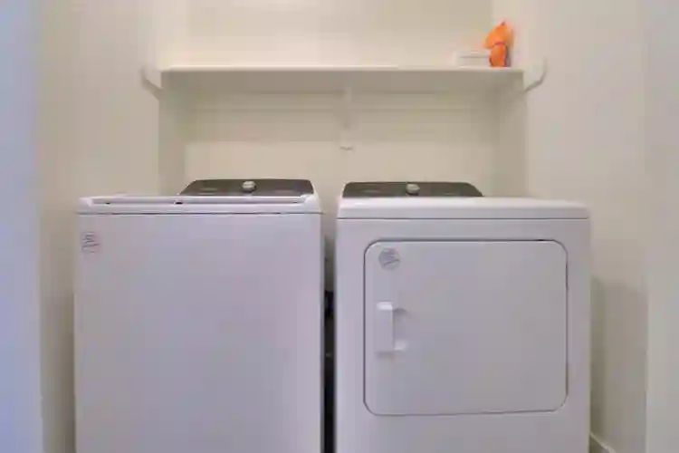 Room In Visalia (CA) With Utilities