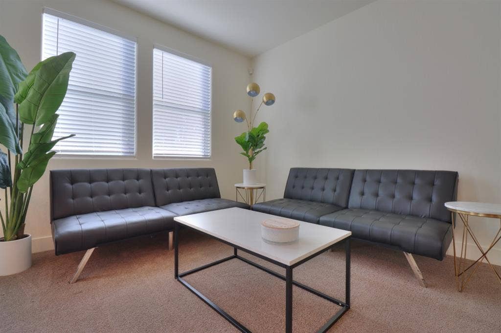 Room In Visalia (CA) With Utilities