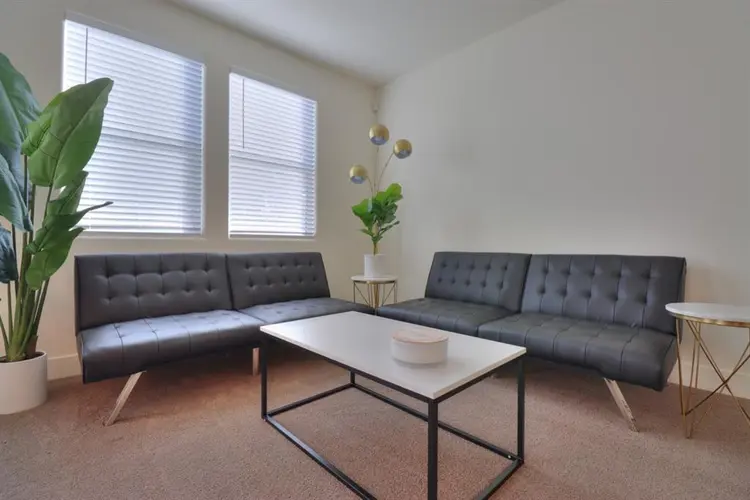 Room In Visalia (CA) With Utilities