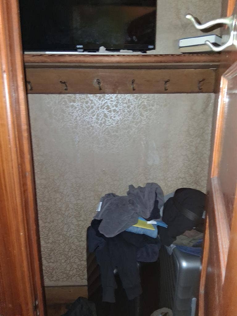 Decent sized room for rent
