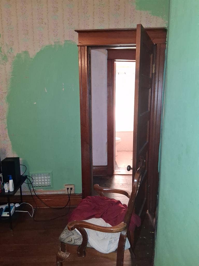 Decent sized room for rent