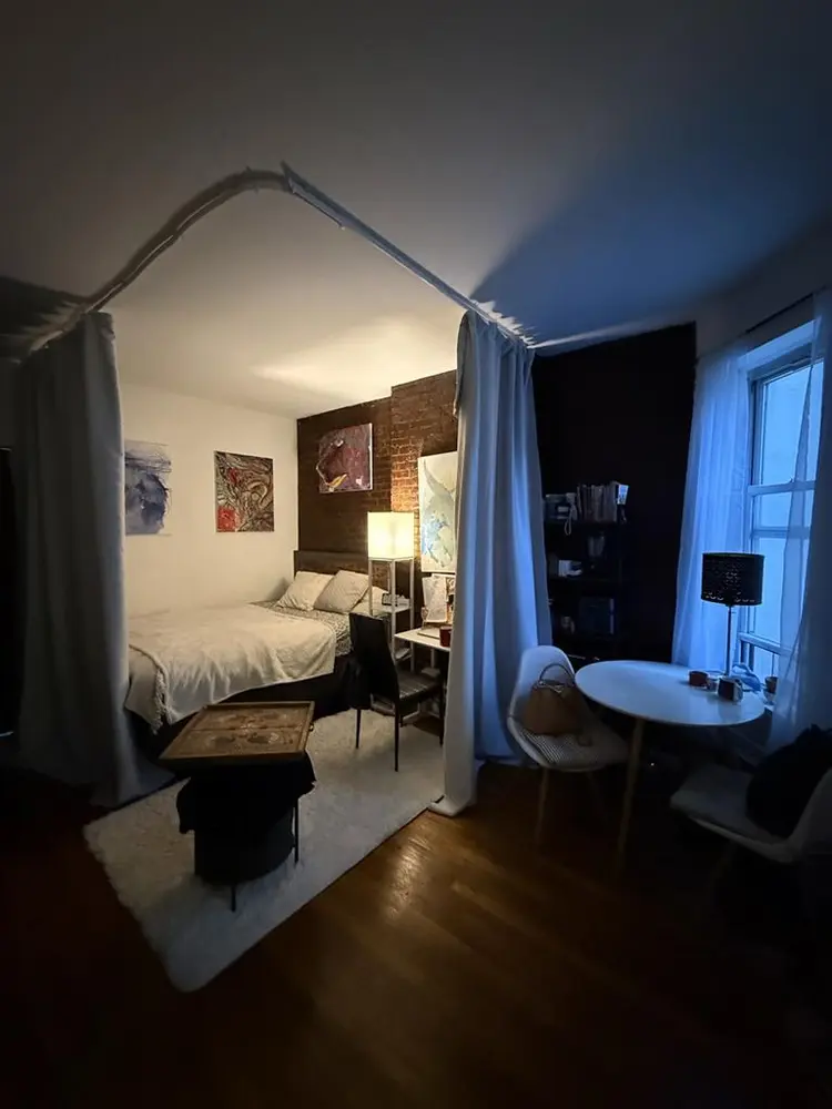 Looking for a roommate