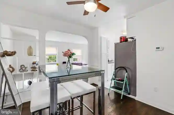 2-BEDROOM APARTMENT IN HILLCREST