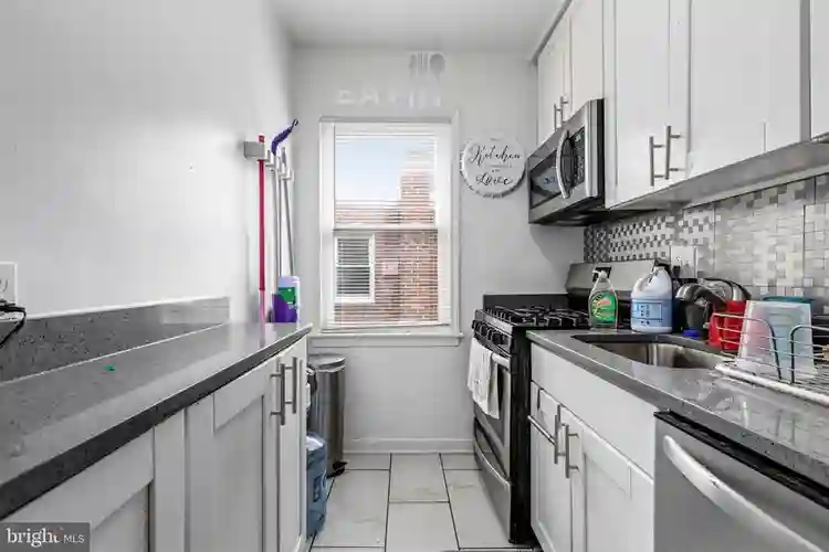 2-BEDROOM APARTMENT IN HILLCREST