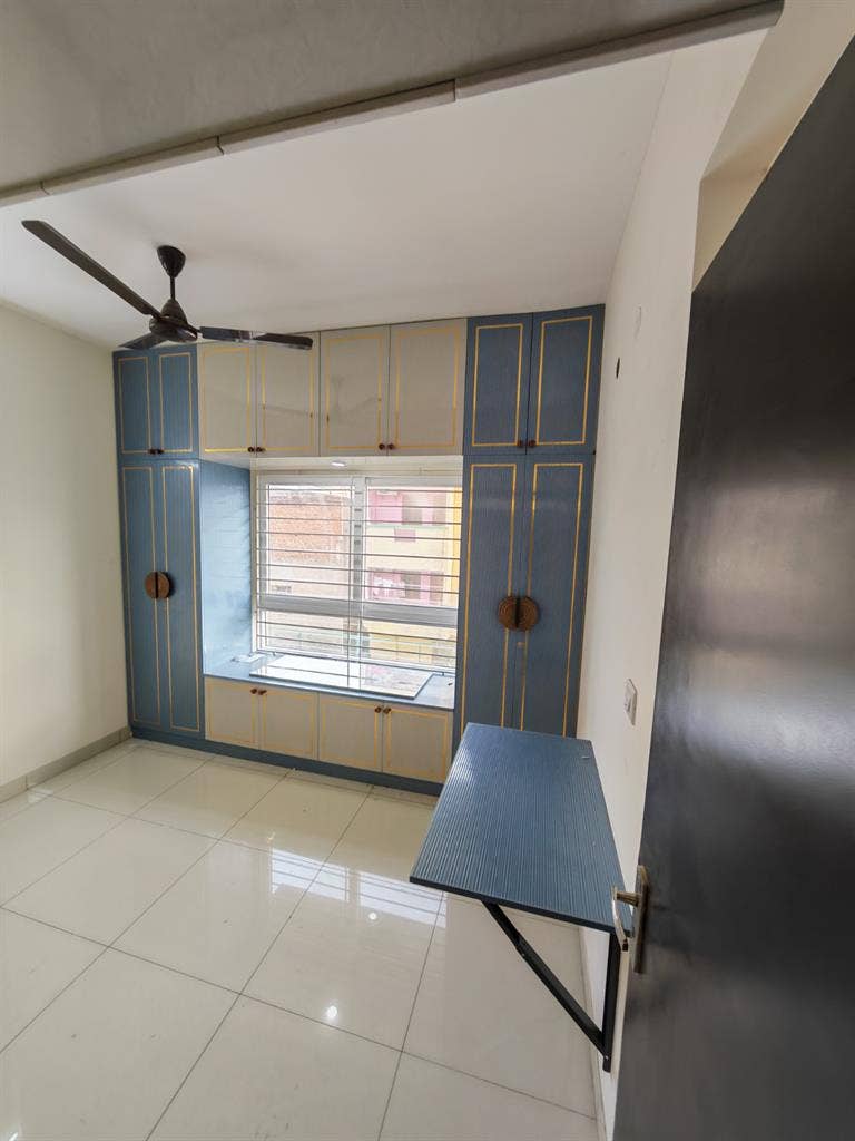 1BHK is available for rent with A/C